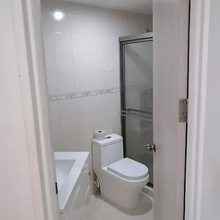 Homestay Con Vista Maravillosa Al Mar , Ciudad Antigua A 100 Metros Y Laguna Del Cabrero. *