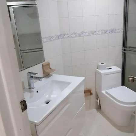 Homestay Con Vista Maravillosa Al Mar , Ciudad Antigua A 100 Metros Y Laguna Del Cabrero. *